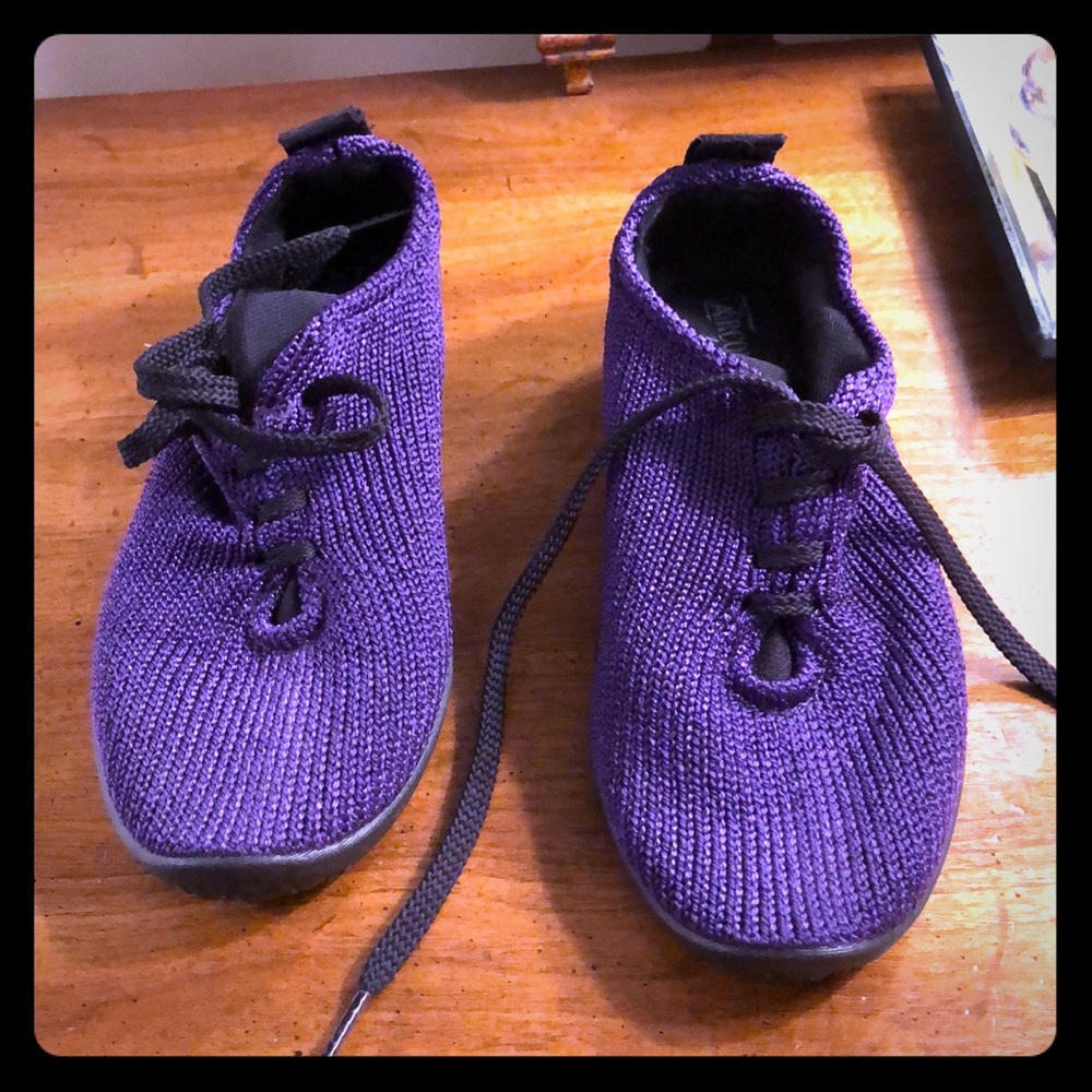 Shoes/sneakers
